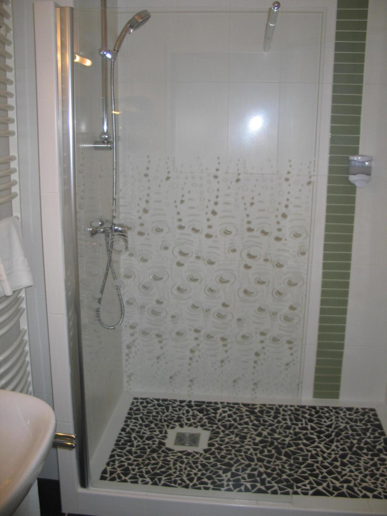 Hotel Astoria Сент Етиен Екстериор снимка