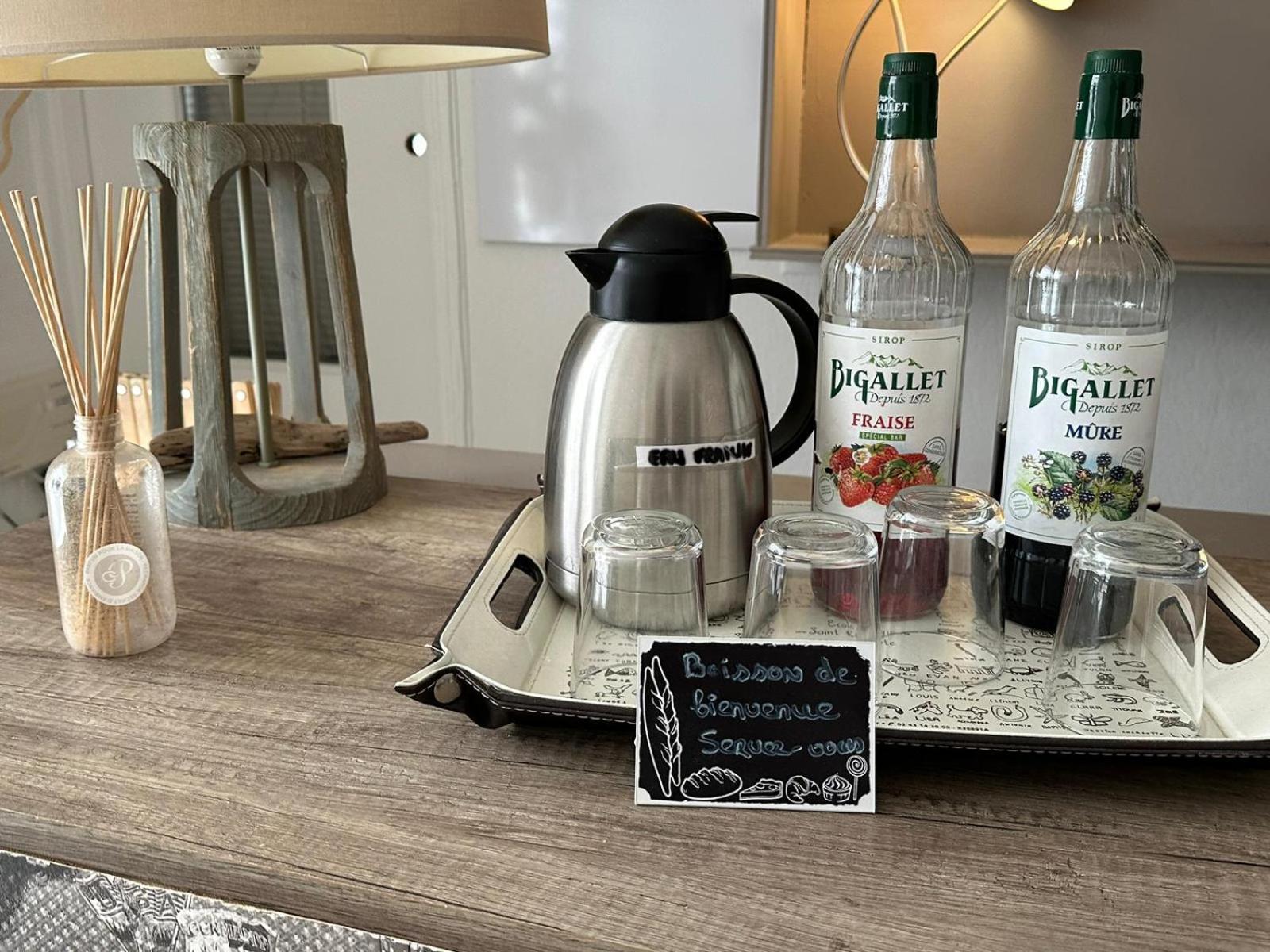 Hotel Astoria Сент Етиен Екстериор снимка
