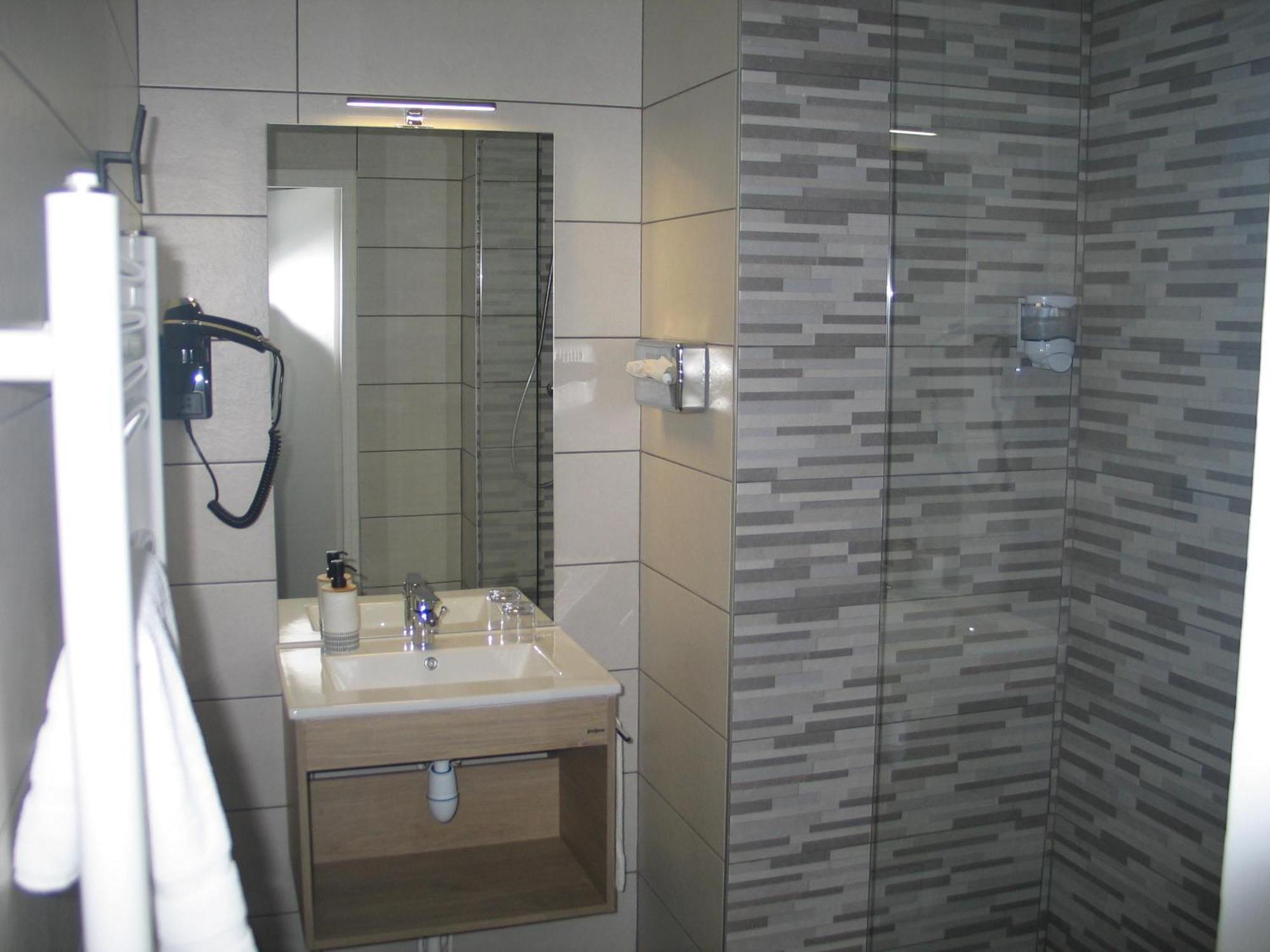 Hotel Astoria Сент Етиен Екстериор снимка