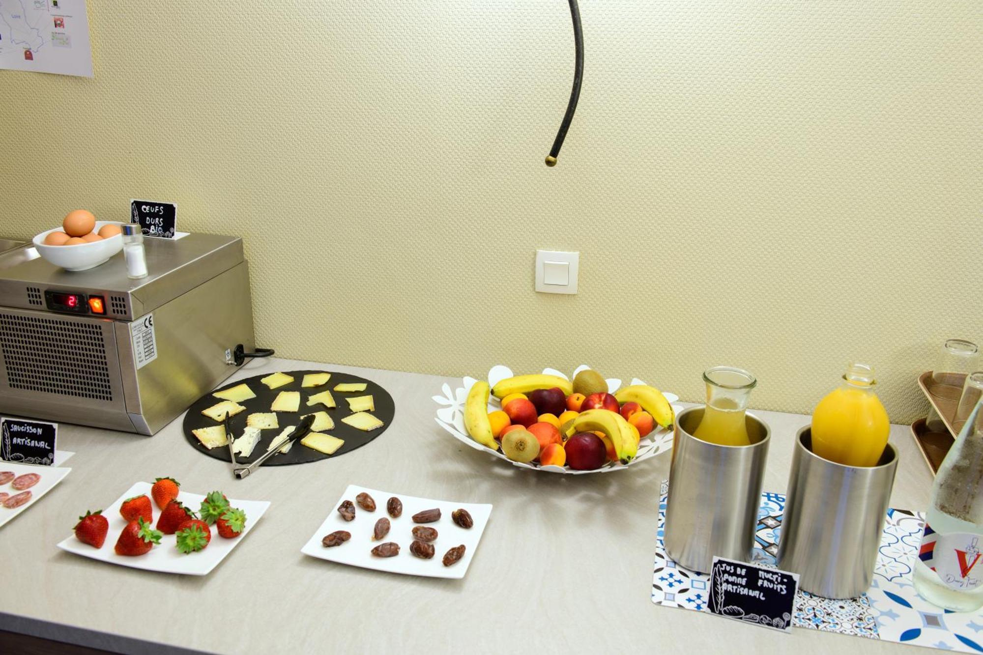 Hotel Astoria Сент Етиен Екстериор снимка